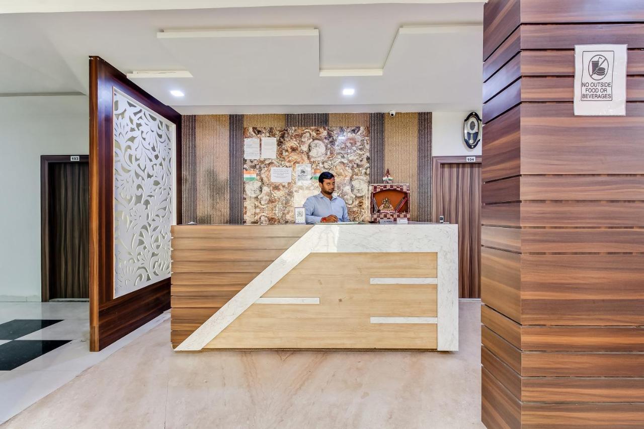 Oyo 10213 Hotel Panache Mathura Eksteriør bilde