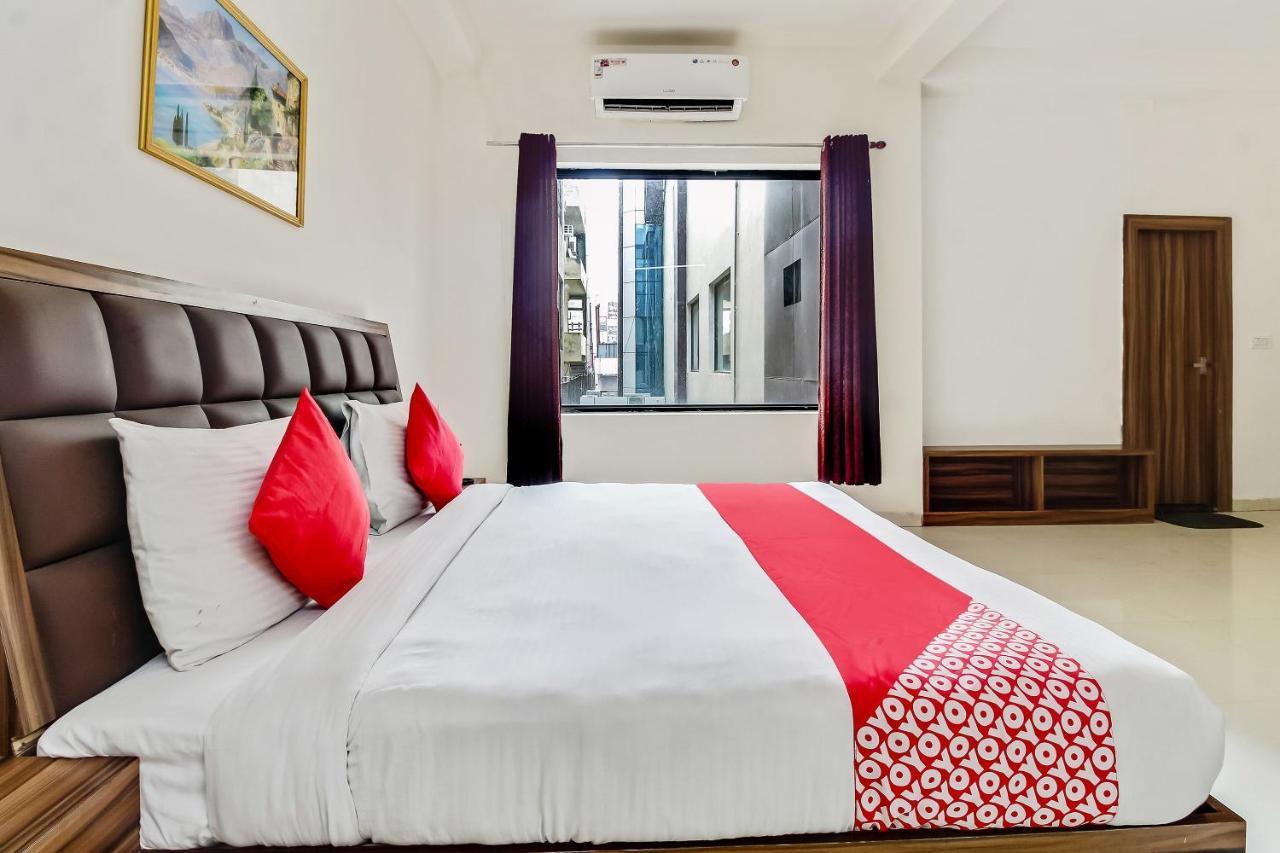 Oyo 10213 Hotel Panache Mathura Eksteriør bilde