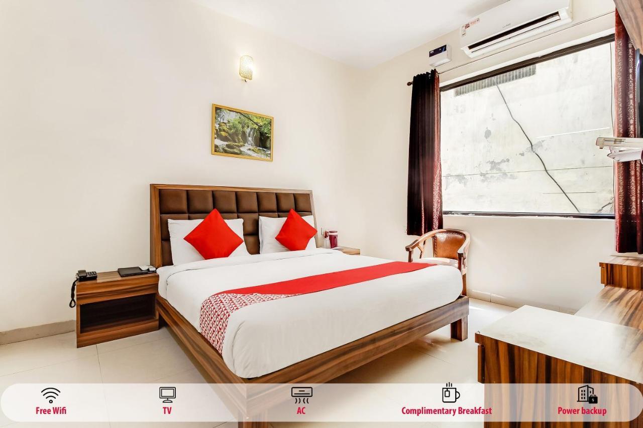 Oyo 10213 Hotel Panache Mathura Eksteriør bilde