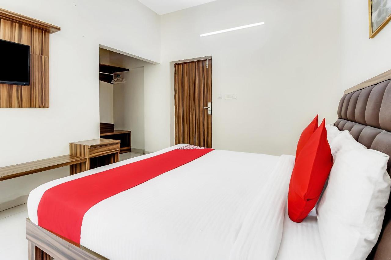 Oyo 10213 Hotel Panache Mathura Eksteriør bilde
