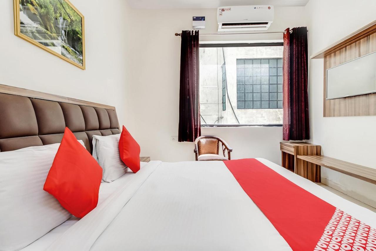Oyo 10213 Hotel Panache Mathura Eksteriør bilde