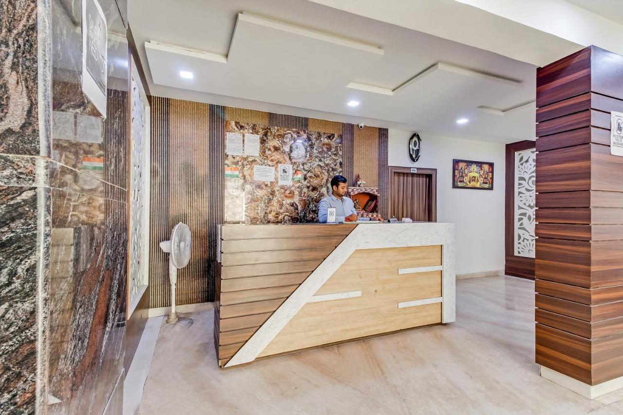 Oyo 10213 Hotel Panache Mathura Eksteriør bilde