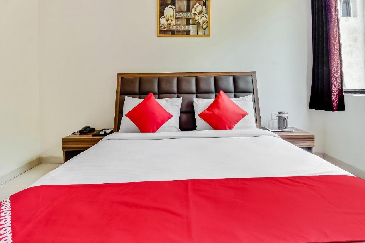 Oyo 10213 Hotel Panache Mathura Eksteriør bilde