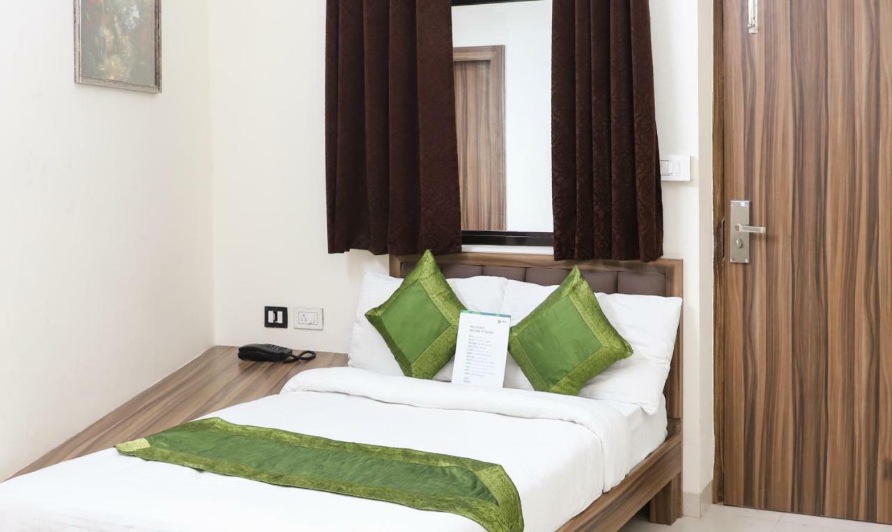 Oyo 10213 Hotel Panache Mathura Eksteriør bilde