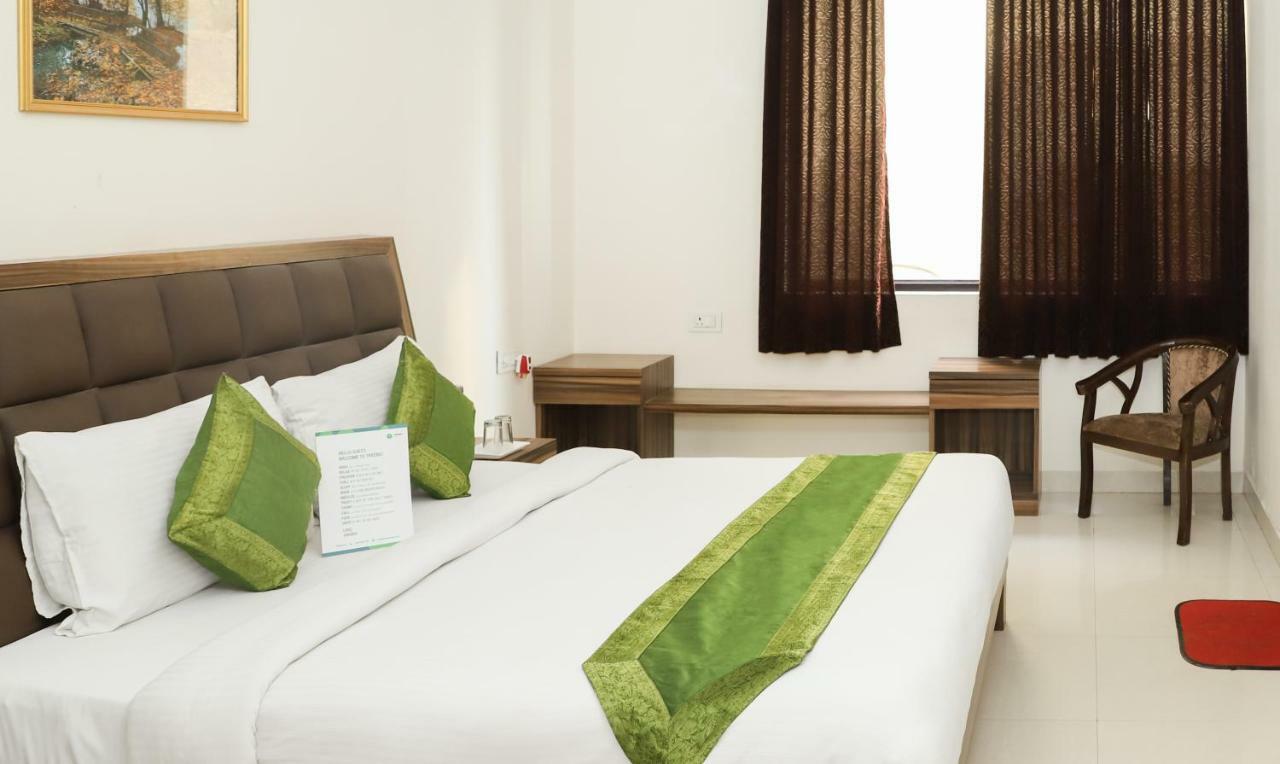 Oyo 10213 Hotel Panache Mathura Eksteriør bilde