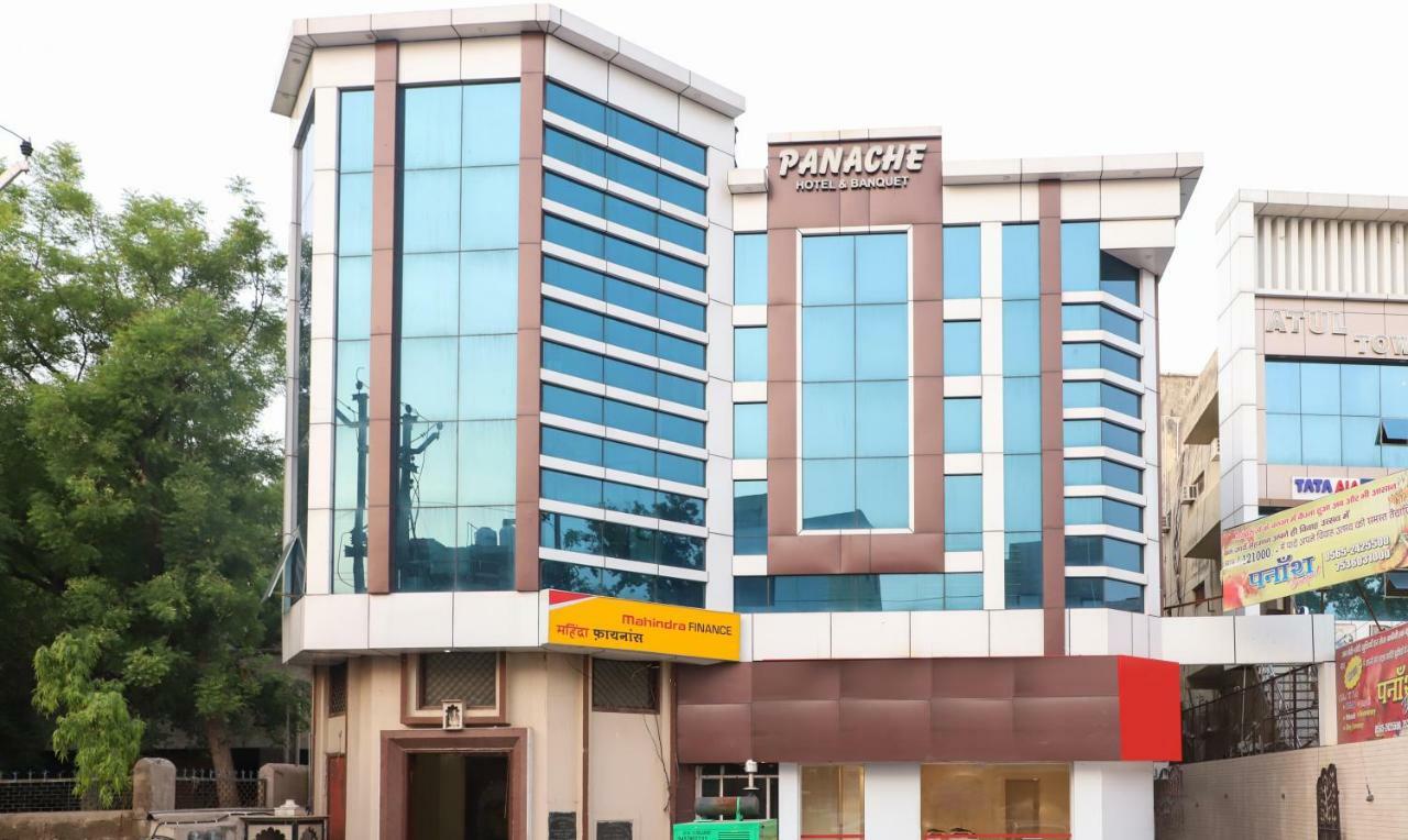Oyo 10213 Hotel Panache Mathura Eksteriør bilde