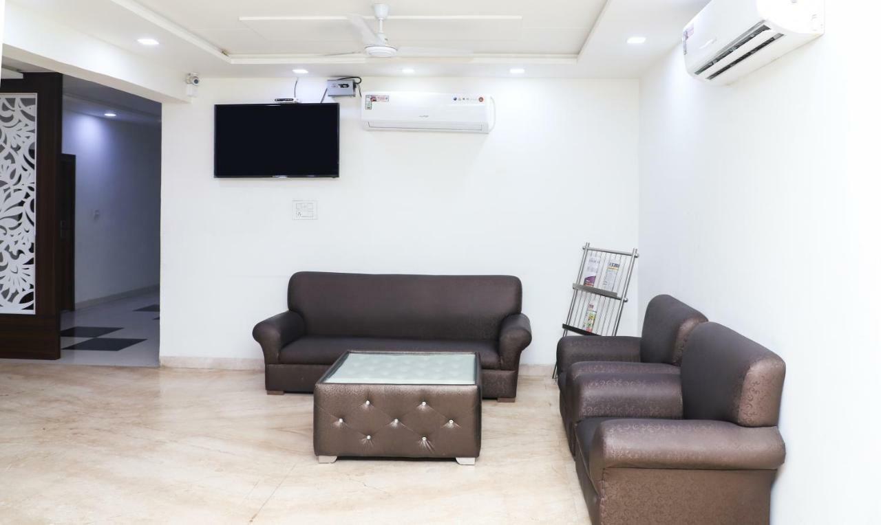 Oyo 10213 Hotel Panache Mathura Eksteriør bilde