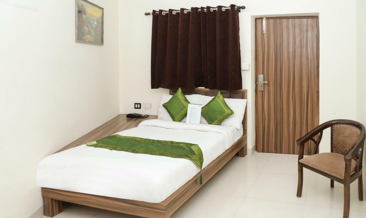 Oyo 10213 Hotel Panache Mathura Eksteriør bilde