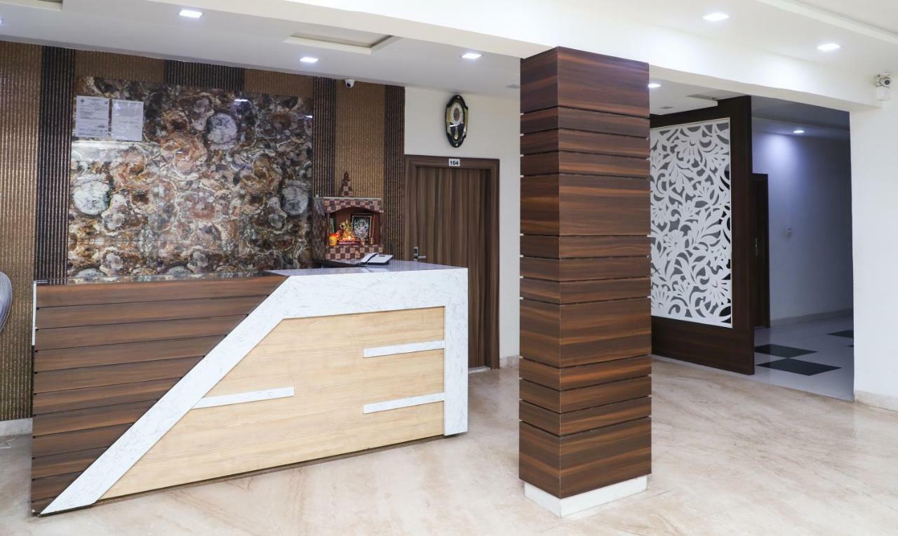 Oyo 10213 Hotel Panache Mathura Eksteriør bilde